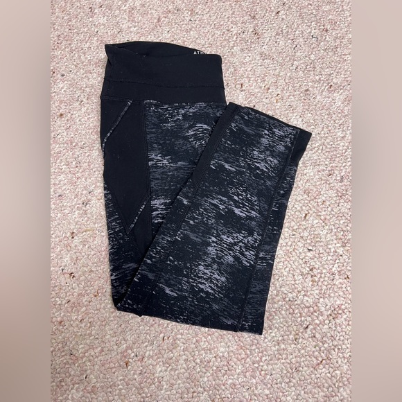 Athleta crop legging - Picture 2 of 3